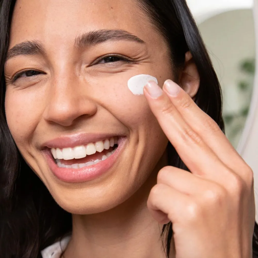 Coola Dew Good Illuminating Serum Sunscreen with Probiotic Technology SPF 30