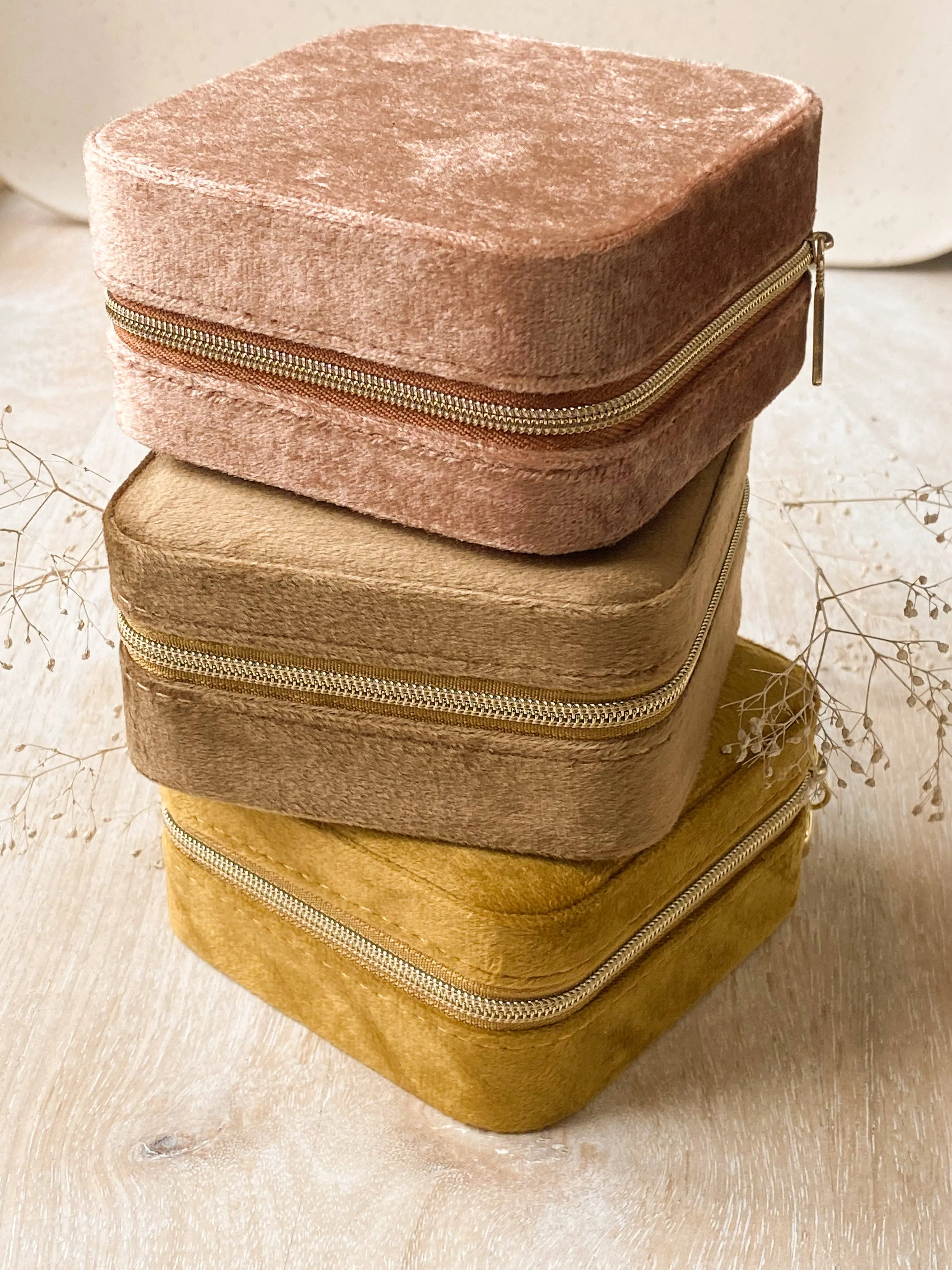The Velveteen Jewlery   Box