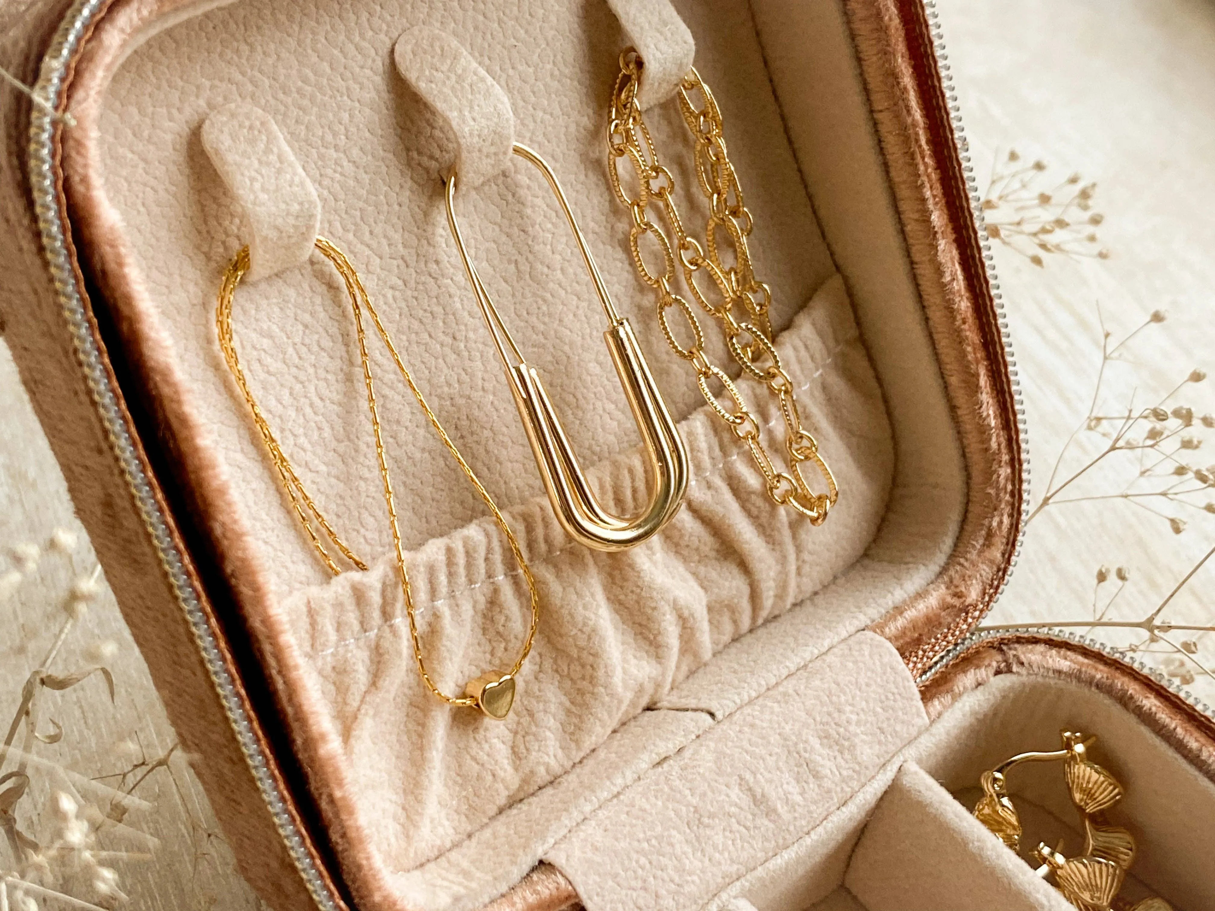 The Velveteen Jewlery   Box